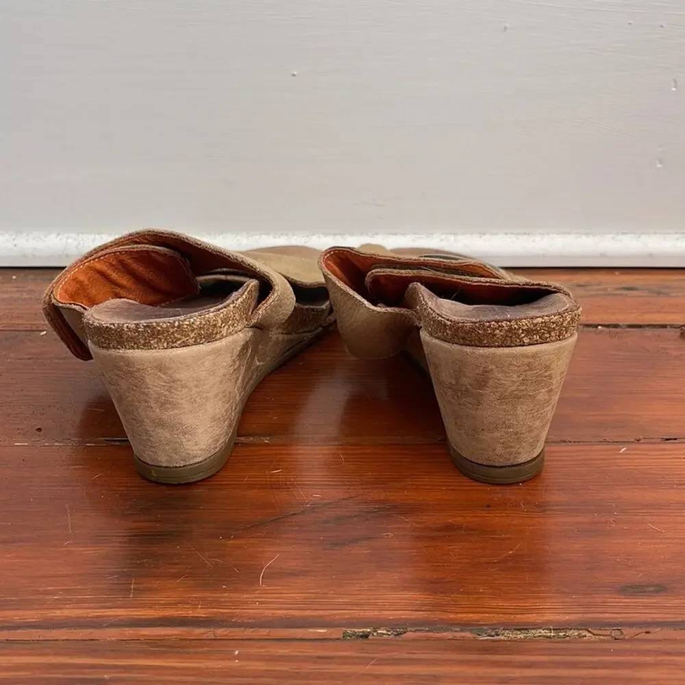 Taos Carousel leather two strap slip on wedge sandals sz 37